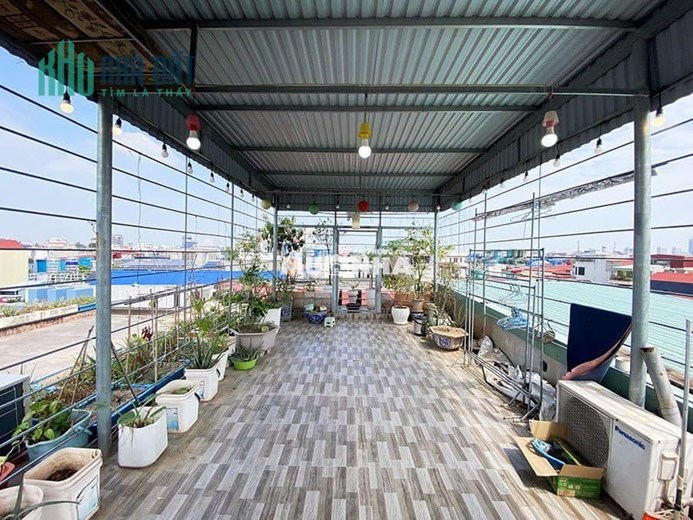 Bán nhà ngõ 193 Hồ Sen thông Chợ Hàng, 42m 4 tầng GIÁ 2.4 tỉ
