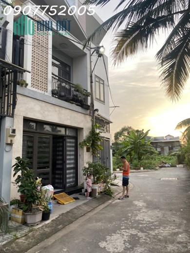 NHÀ ĐẸP HIỆP BÌNH PHƯỚC - HẺM XE HƠI - 60M2 CHỈ 4TY5