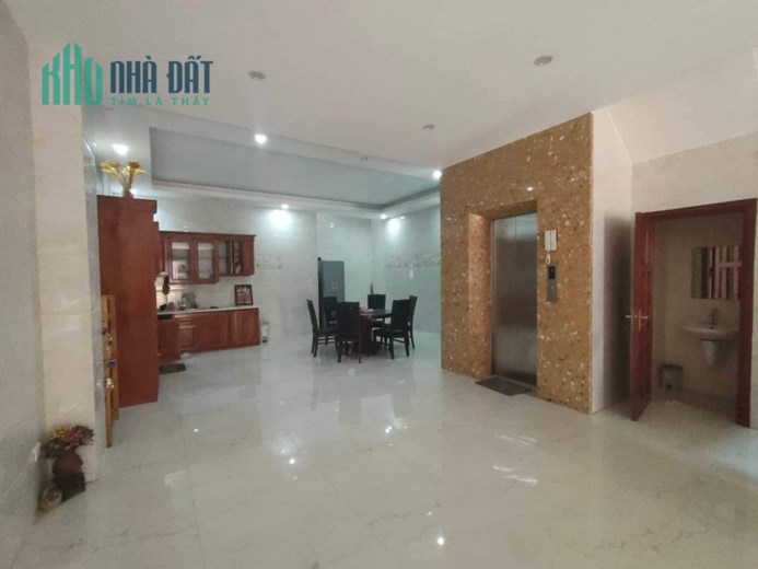 BÁN NHÀ  PHẠM VĂN ĐỒNG – thang máy – oto -văn phòng 55m 9.3 tỷ
