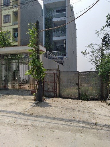 Bán đất trên đó có nhà cấp 4 mặt tiền đường mới (quốc lộ 23b),lô số 37, tại thôn Sáp Mai, xã Võng