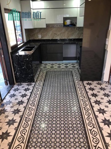 Bán nhà phố nguyễn khang diện tích 60 m2,xây 6 tầng thang máy mới đẹp ô tô vào giá 15,5 tỷ