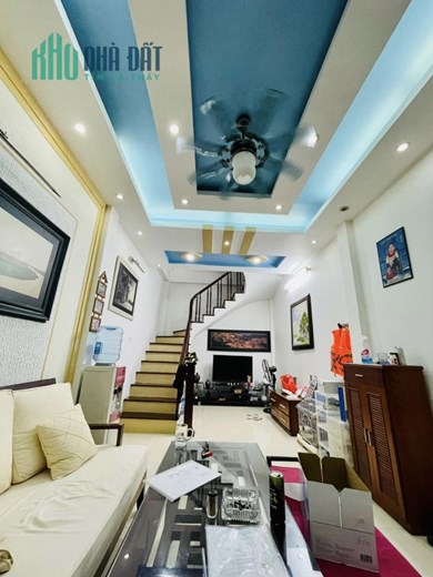 Bán nhà ngay mặt phố Láng Hạ - Đống Đa 42m2x4Tầng nhà siêu đẹp, ở luôn chỉ 5 tỷ