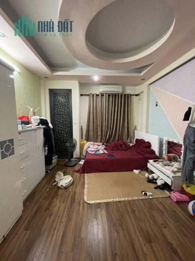 Hiếm. Bán nhà phố Quan Nhân, Thanh Xuân. 30m2 x 5 Tầng. MT 4m. Ô TÔ ĐỖ GẦN. 3 Tỷ 9.