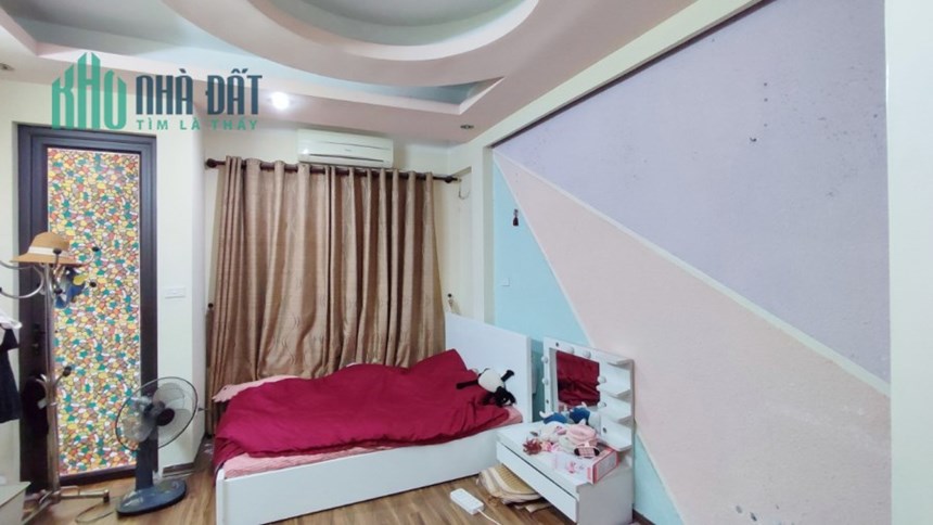 Hiếm. Bán nhà phố Quan Nhân, Thanh Xuân. 30m2 x 5 Tầng. MT 4m. Ô TÔ ĐỖ GẦN. 3 Tỷ 9.
