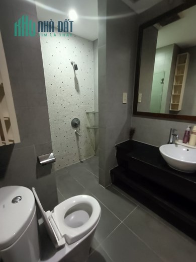 Cho thuê căn hộ The Everich , Đường 3/2, Phường 15, Quận 11 :  115m2, 2PN, 2WC, Full nội thất