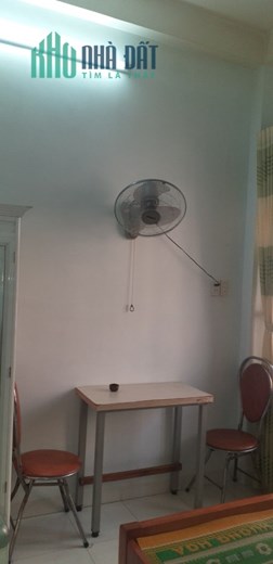 Cho thuê phòng lầu 1 có ban công rộng mát