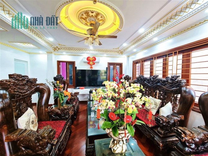 CHỈ 18 TỶ SỞ HỮU NHÀ SÁT PHỐ, MT TO, VỈA HÈ, Ô TÔ TRÁNH, KINH DOANH ĐỈNH QUẬN CẦU GIẤY.