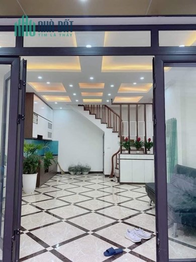 Bán nhà phố Hoa Bằng, Cầu giấy, ô tô, full nội thất	, 55m2, 5 tầng, siêu đầu tư