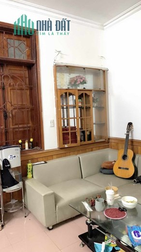 Bán gấp Tập thể Hoàng Quốc Việt 3PN, 78m2, ô tô đỗ cầu thang, mới đẹp, 1.9 tỷ