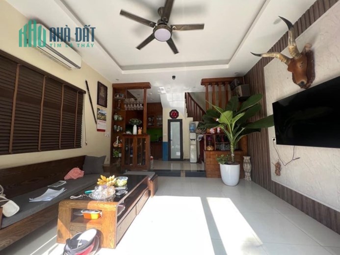 Việt Hưng - Long Biên - 43m - 5 Tầng - Gần BigC Long Biên - KĐT Việt Hưng - Hồ Quận Ủy Long Biên -