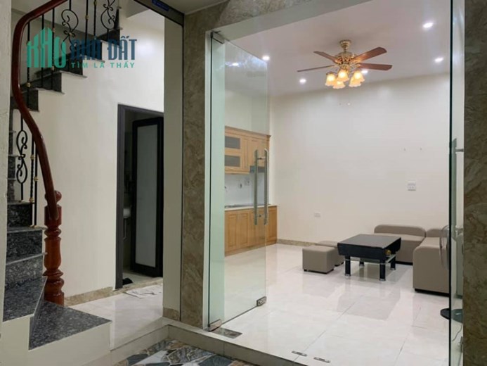 Giảm sâu bán nhanh Mặt phố Hàng Chuối giá 15.8 tỷ, dt 70mx6 tầng, thang máy