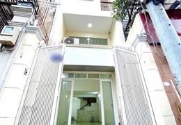 🍀 Nhà mới đẹp 5 lầu - Đường Út Tịch, gần Sân bay - 18 triệu