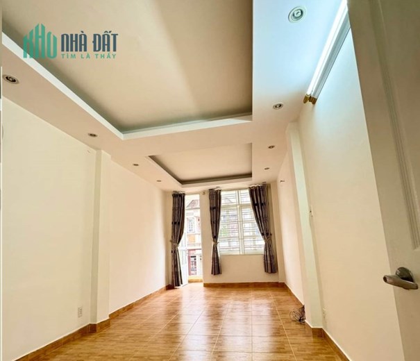 🍀 Nhà mới đẹp 5 lầu - Đường Út Tịch, gần Sân bay - 18 triệu