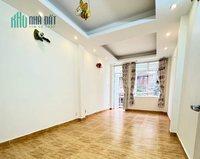 🍀 Nhà mới đẹp 5 lầu - Đường Út Tịch, gần Sân bay - 18 triệu
