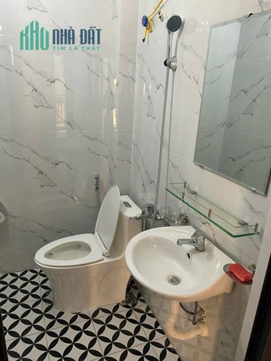 Nhà Ngô Thì Nhậm, Ngõ nông, 30m oto đỗ, 38m2, giá 3.8 tỷ
