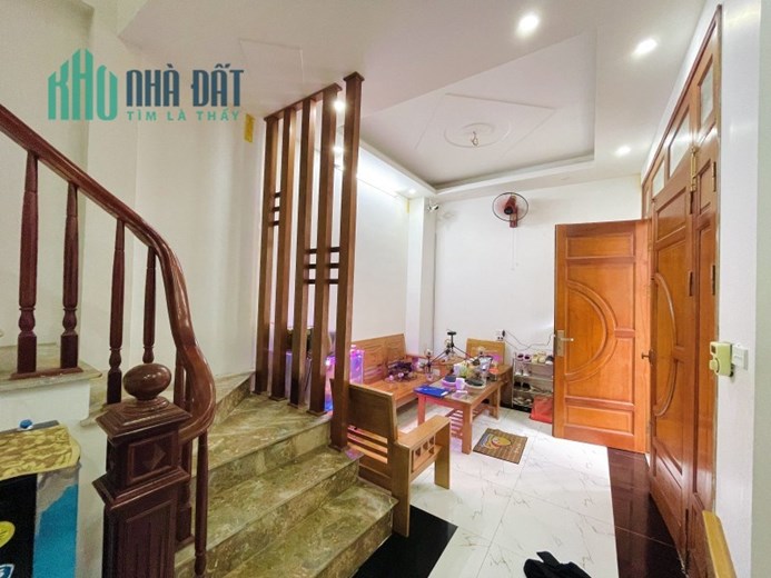 Cực rẻ. Bán nhà Xa La, Hà Đông. 33m2  x 5 Tầng. 5 NGỦ. LÔ GÓC. Ô TÔ. Hơn 3 Tỷ. 0968084286