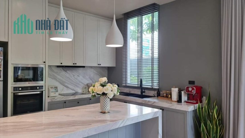 Bán nhà Tân Mai- chỉ 1tỉ hơn, mặt tiền 4m- sdtt 40m2-ô tô đỗ cửa- nhà đẹp ở luôn