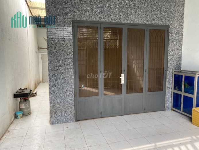 Cho thuê nhà gần đường Nguyễn Ái Quốc, khu dân cư đồng đúc .