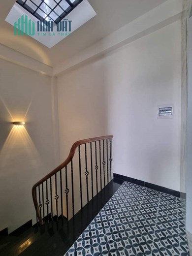 SIÊU PHẨM 7 TẦNG THANG MÁY HỒ BA MẪU QUẬN ĐỐNG ĐA DT:45M2 MT:5M GỒM 4 PHÒNG NGỦ RỘNG THOÁNG GẦN HỒ