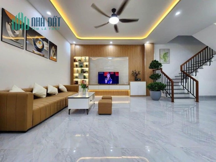 Nhà Lê Trọng Tấn full nội thất, 39m2, giá 3.95 tỷ
