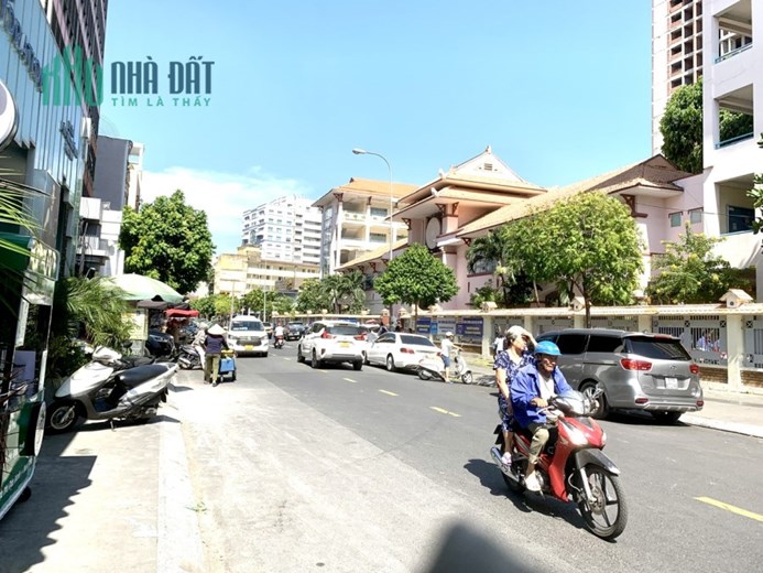Mặt tiền Phan Đăng Lưu, Phường 1, Phú Nhuận, 4 tầng, 100m2 (5x20), giá chỉ 19 tỷ 9