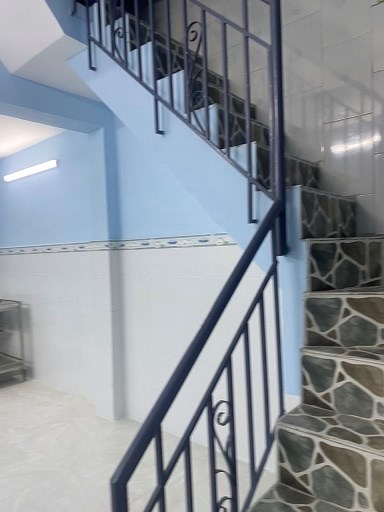 Chủ nhà đình cư nước ngoài nên đại hạ giá xuống 200 triệu