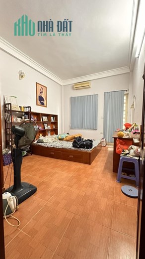 99 Định Công Hạ,Ôtô cách 10m, chỉ 90triệu/m2.Nhà đẹp đón TếT, 50m2 x 4Tầng, giá đầu tư