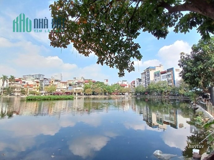 Quá rẻ. Bán đất tặng nhà mặt hồ đội cấn, view hồ, kinh doanh, 60m chỉ hơn 17 tỷ