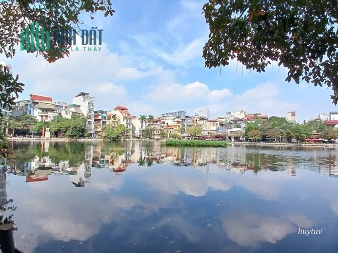 Quá rẻ. Bán đất tặng nhà mặt hồ đội cấn, view hồ, kinh doanh, 60m chỉ hơn 17 tỷ
