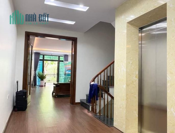 Nhà đẹp Nguyễn An Ninh phân lô bàn cờ - ngõ ô tô - gara xe 7 chỗ - Thang máy