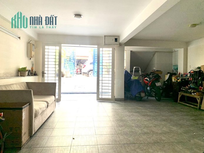 Bán nhà mặt phố Hoàng Văn Thụ Phường 9 Phú Nhuận, 2 tầng, 85m2 (5 x 17m). giá 16 tỷ 7