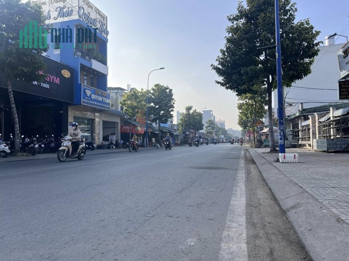 MẶT TIỀN KINH DOANH, DT 24x79 Full Thổ cư, Đường 30m, trung tâm HÓC MÔN