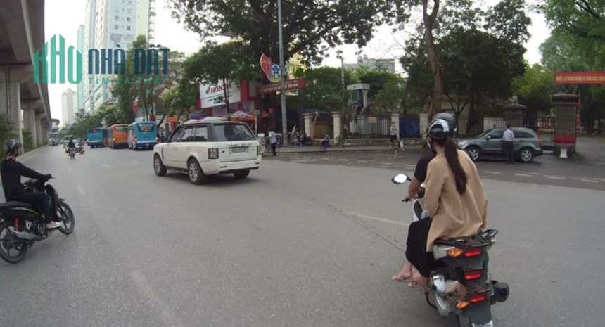Cực rẻ. Bán đất tặng nhà tại Văn Quán, Hà Đông. Diện tích 62m2 x 3 Tầng. MT 5m. Ô TÔ. Hơn 6 Tỷ.