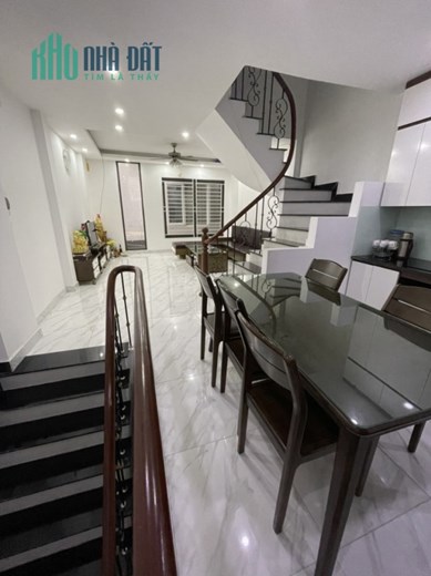 Bán nhà phố Quan Nhân, Thanh Xuân. 50m2 x 5 Tầng. MT 5m. NGÕ THÔNG. KD. Ô TÔ. Hơn 6 Tỷ. 0968084286
