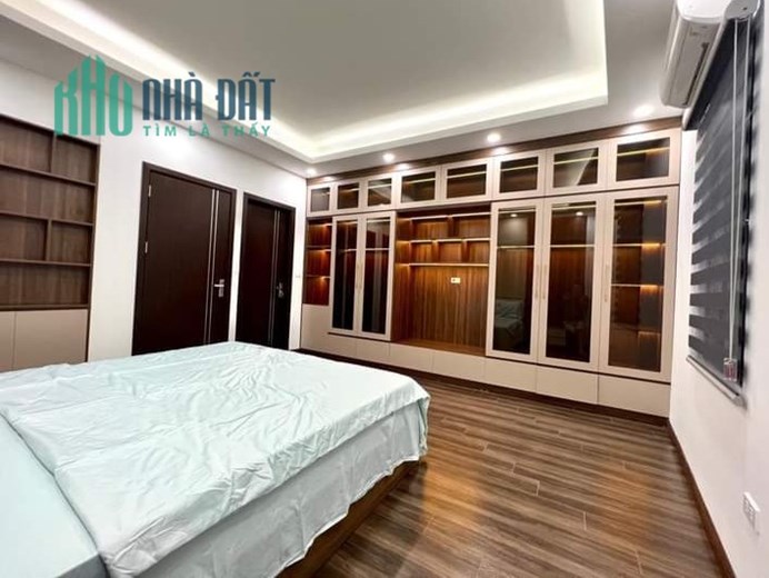 Bán toà văn phòng 7T Nguyễn Khánh Toàn Cầu Giấy 108m giá 22 tỷ doanh thu 115tr/tháng