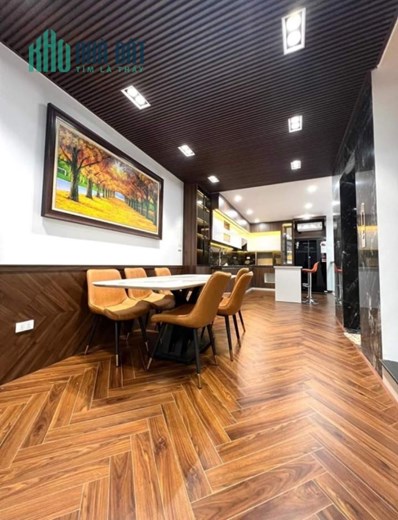Bán toà văn phòng 7T Nguyễn Khánh Toàn Cầu Giấy 108m giá 22 tỷ doanh thu 115tr/tháng