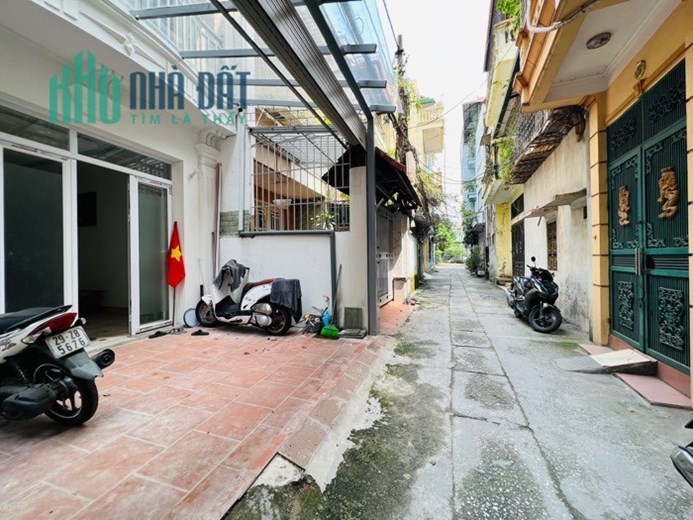 NHÀ NGÕ Ô TÔ TRÁNH CÓ GARA RIÊNG CẦN BÁN TẠI HOÀNG MAI