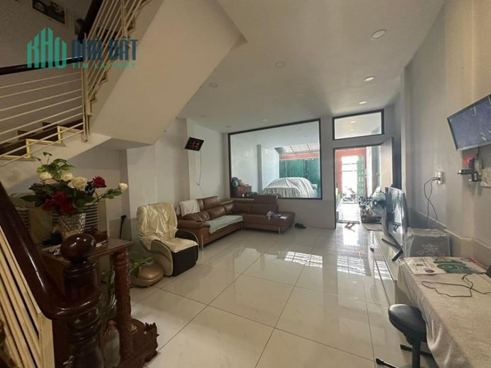 Bán Nhà 95m2 4 Tầng có 6,45 tỷ Tiên Lâm Bà Điểm Hóc Môn TPHCM