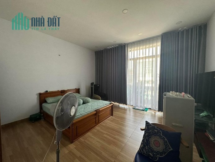 Bán Nhà 95m2 4 Tầng có 6,45 tỷ Tiên Lâm Bà Điểm Hóc Môn TPHCM