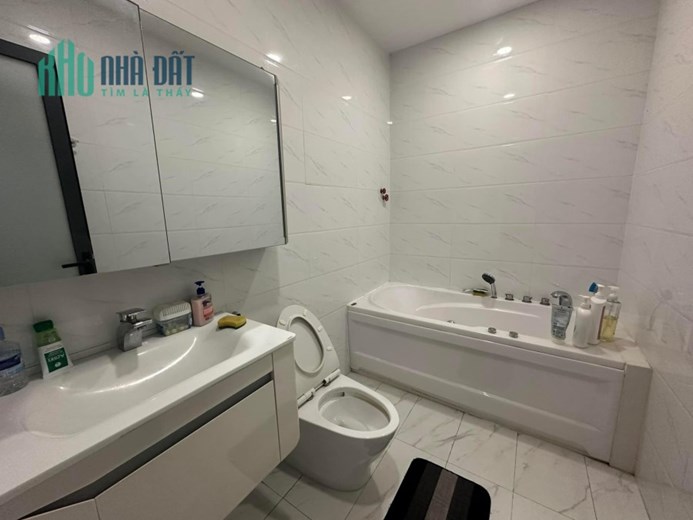 Bán Nhà 95m2 4 Tầng có 6,45 tỷ Tiên Lâm Bà Điểm Hóc Môn TPHCM