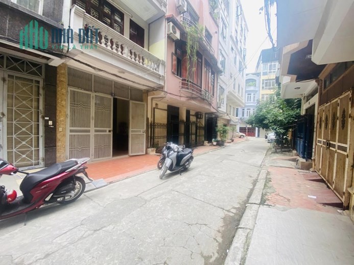 PHÂN LÔ TÔN ĐỨC THẮNG ĐỐNG ĐA 55M, 5T, MT 4M, VỈA HÈ OTO TRÁNH, KINH DOANH, NHỈNH 10 TỶ. 0937651883.