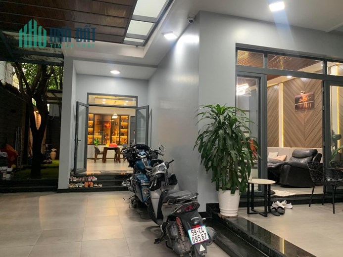 CĂN BIỆT THỰ VIP DUY NHẤT TRONG KHU BIỆT THỰ TẤN TRƯỜNG -PHƯỜNG PHÚ THUẬN QUẬN 7