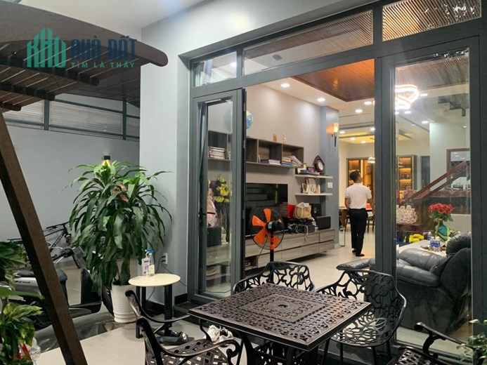CĂN BIỆT THỰ VIP DUY NHẤT TRONG KHU BIỆT THỰ TẤN TRƯỜNG -PHƯỜNG PHÚ THUẬN QUẬN 7