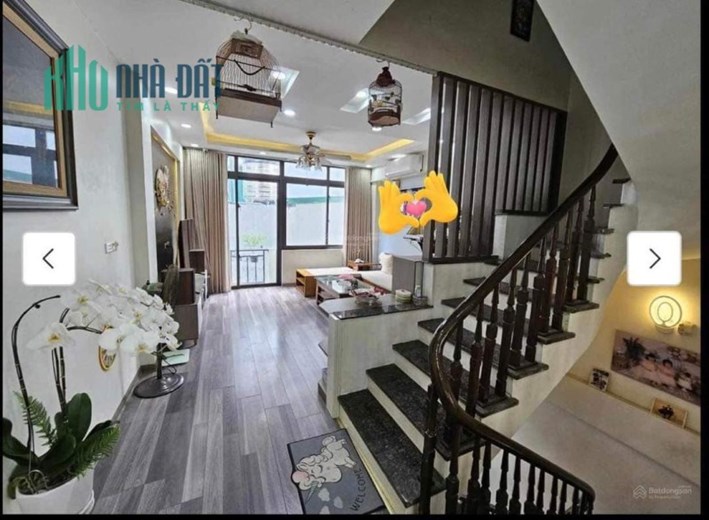 Bán nhà Bồ Đề,Long Biên 5 tầng,40m2,Mt4.5 gần oto ,ngõ thông nhỉnh 5tỷ