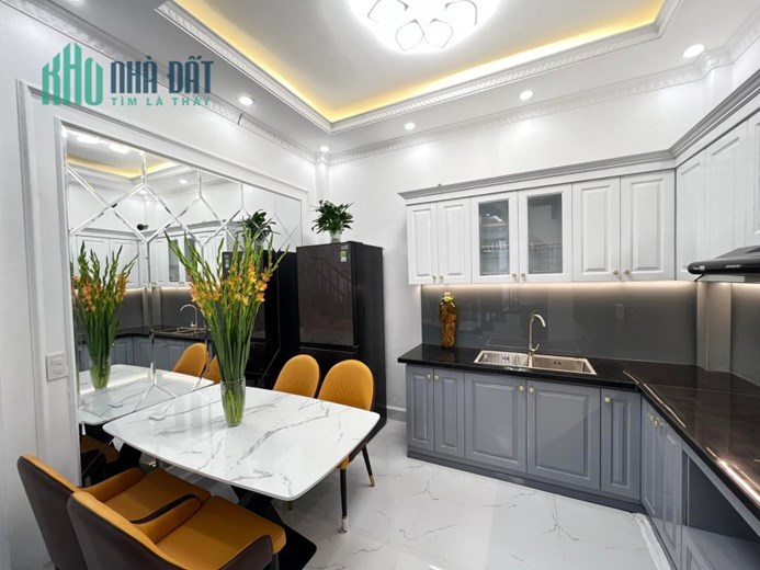 Bán nhà Văn Quán đường Nguyễn Khuyến, vị trí vàng, 40m2, 5.5 tỷ
