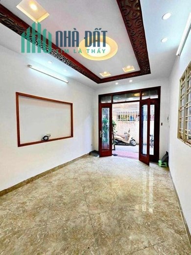Bán nhà Lĩnh Nam 30m 5 tầng 10m ra phố kinh doanh nhỏ