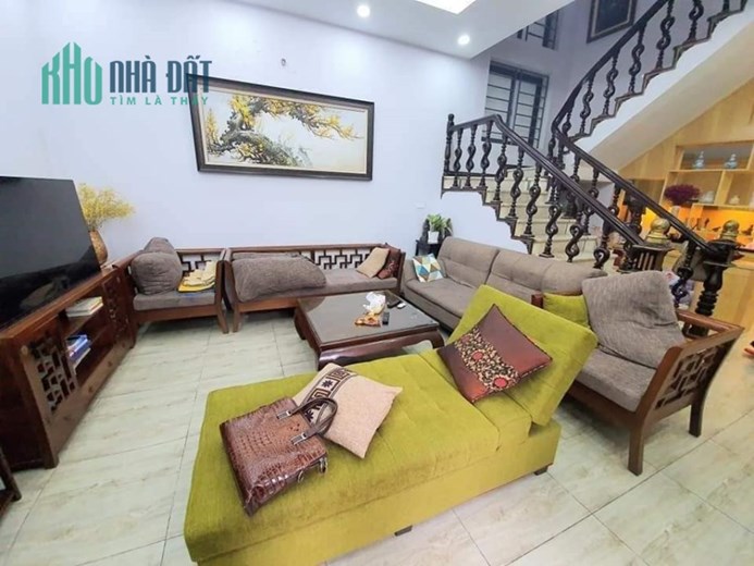 GIÁ SỐC !! Bán nhà mặt ngõ Láng 79mx4T Ở và KD sân vườn siêu thoáng Ngõ thông gần oto chỉ 6 ty Đống
