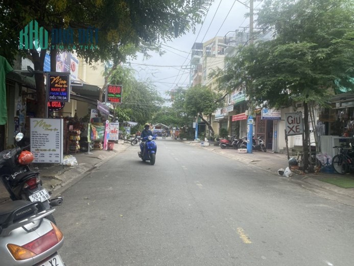 Gấp bán nhà mặt tiền KD đường số 6, đẹp nhất Chợ Phước Bình, Q9, 50m2, 4 tầng giá nhỉnh 8tỷ.