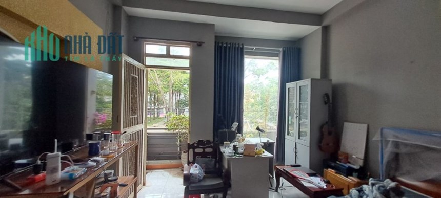 NHÀ MẶT TIỀN CÔNG VIÊN PHƯỚC BÌNH Q9 - THỦ ĐỨC. 🔸️MẶT TIỀN KINH DOANH 64 m2  Nhỉnh 9 tỷ.