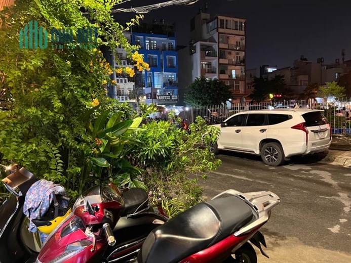 Cần Bán Gấp Nhà HXH 10m, Lê Văn Sỹ, Phường 12, Quận 3